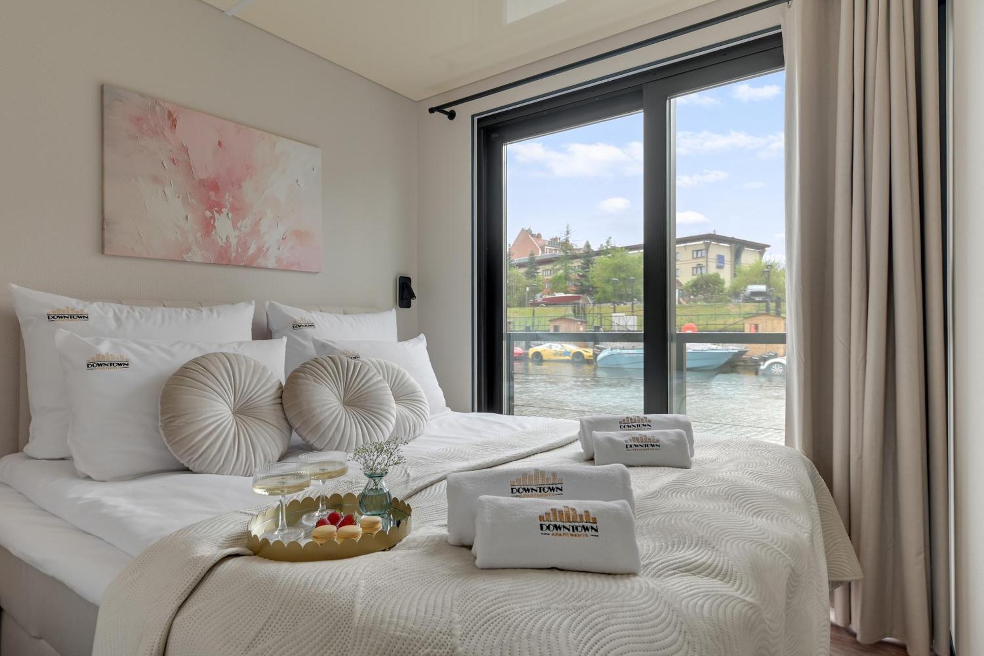 Domy Na Wodzie - La Mare Motlava Houseboats By Downtown Apartments — Photos 1